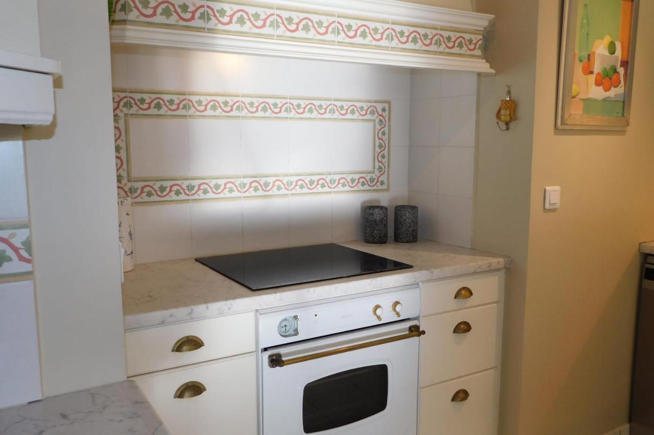 Air-Conditioned 4-Room "Marine Villeneuve" Flat With Pool And Parking Exterior photo