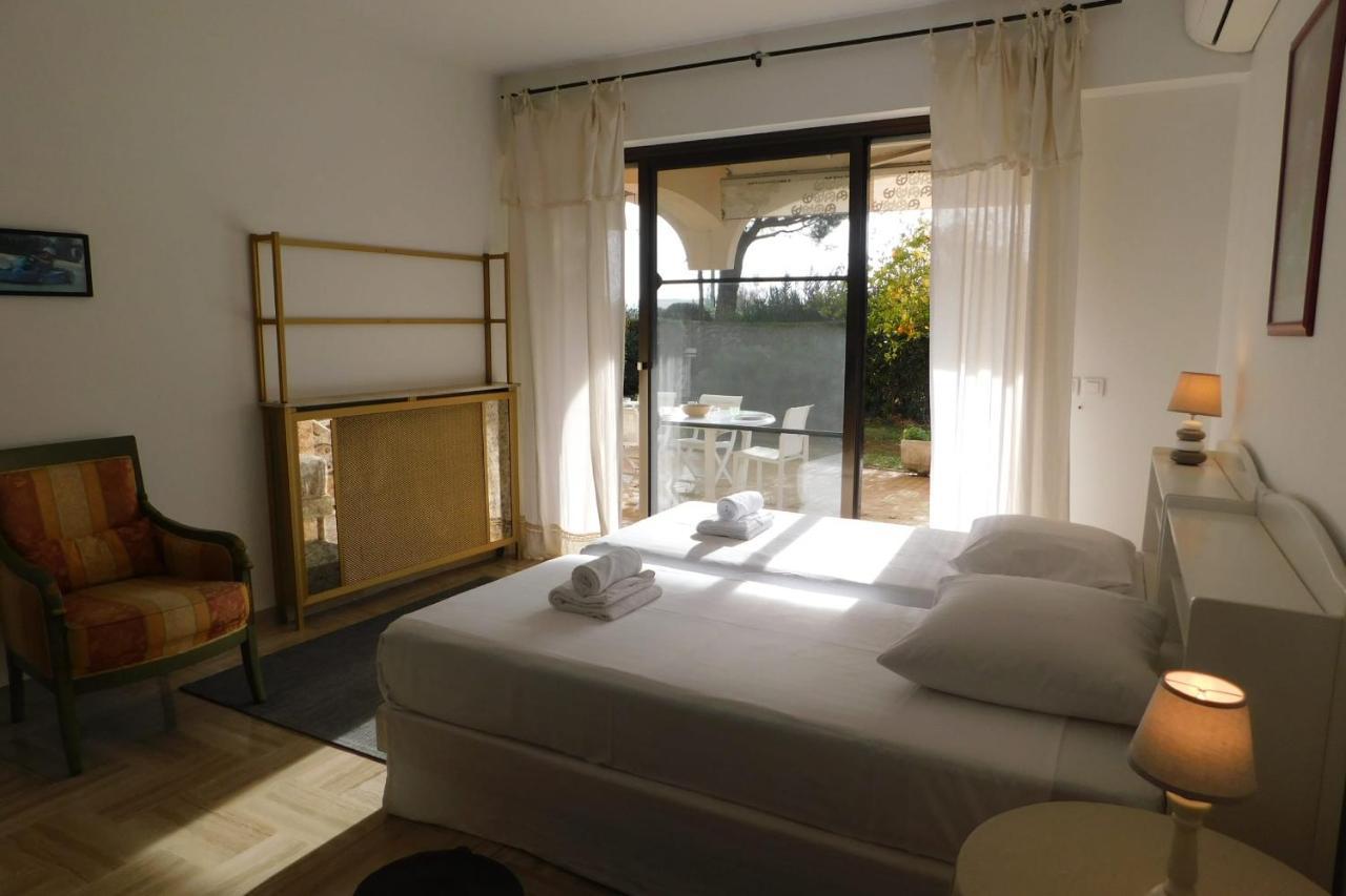 Air-Conditioned 4-Room "Marine Villeneuve" Flat With Pool And Parking Exterior photo